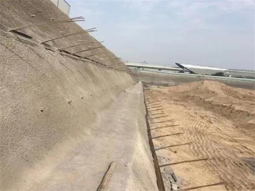 观山湖河道边坡加固